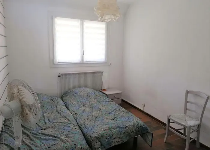 Corail, Vue Plongeante Sur La Fréjus